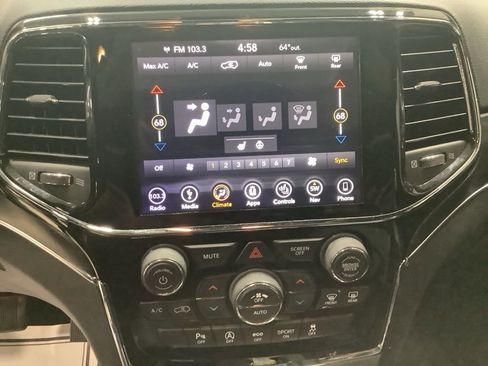 Used 2019 Jeep Grand Cherokee Limited image 13