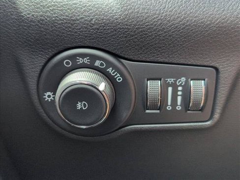 Used 2025 Jeep Compass Latitude AWD/4WD image 24