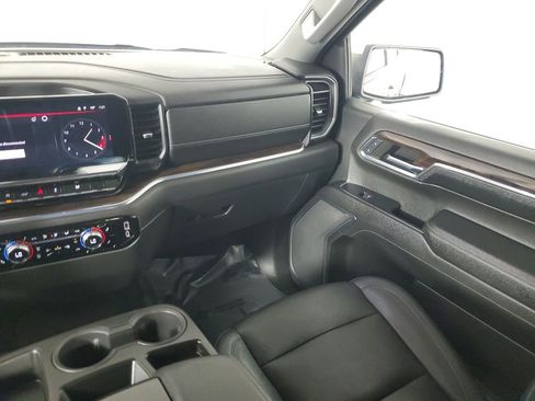 Used 2024 GMC Sierra 1500 SLT AWD/4WD image 28