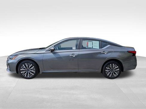 Certified 2023 Nissan Altima 2.5 SV AWD/4WD image 13