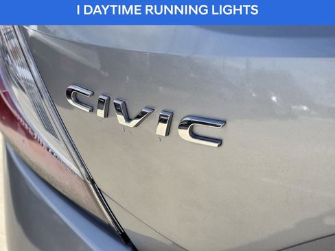 Used 2018 Honda Civic Sport image 11