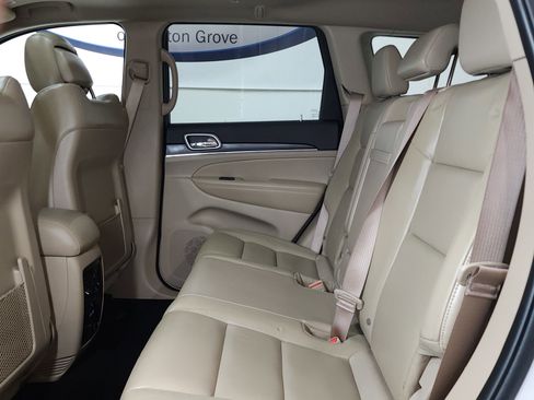 Used 2021 Jeep Grand Cherokee Limited w/ Trailer Tow Group IV image 17