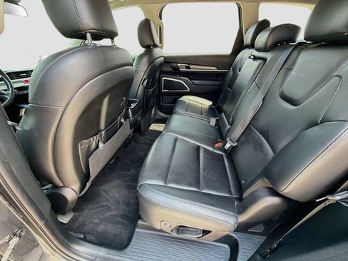 Used 2020 Kia Telluride LX FWD image 27