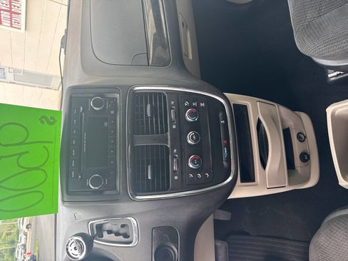 Used 2017 Dodge Grand Caravan SE image 14