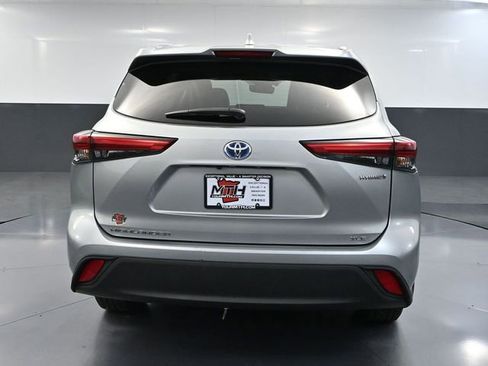 Used 2021 Toyota Highlander XLE image 6