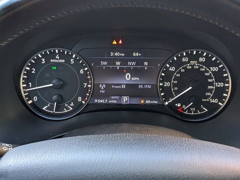 Used 2021 Nissan Armada SV image 14