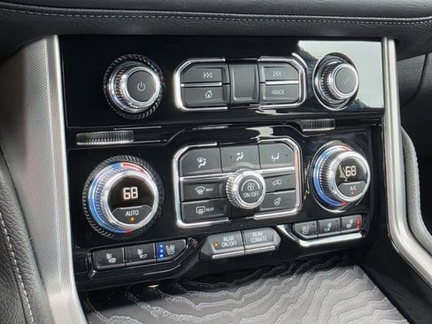 Used 2024 GMC Yukon XL Denali w/ Advanced Technology Package AWD/4WD image 40