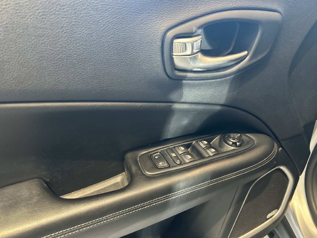 Used 2020 Jeep Compass High Altitude AWD/4WD image 11