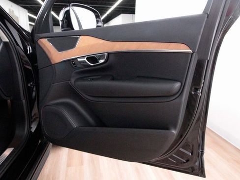 Certified 2025 Volvo XC90 B6 Plus w/ Protection Package Premier image 29