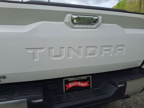 Used 2025 Toyota Tundra Limited AWD/4WD image 29