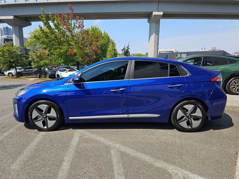 Used 2022 Hyundai Ioniq Limited image 5