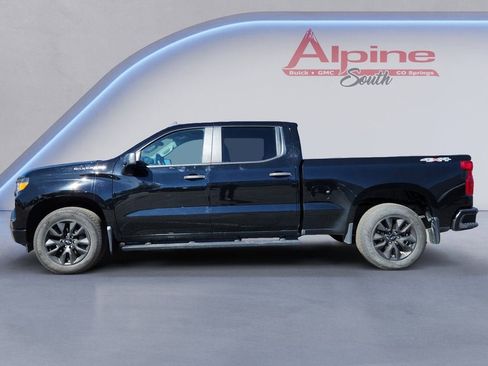 Used 2023 Chevrolet Silverado 1500 Custom image 2