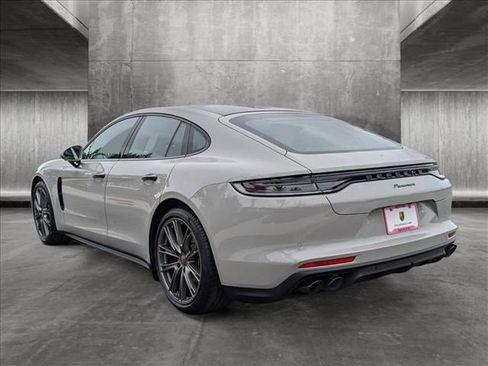 Used 2023 Porsche Panamera image 8