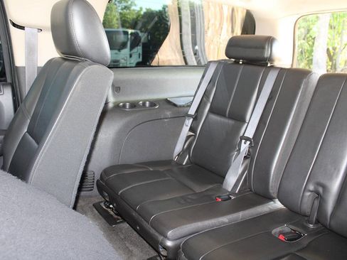 Used 2011 Chevrolet Suburban LT AWD/4WD image 31