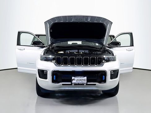 Used 2023 Jeep Grand Cherokee Overland w/ Advanced Protech Group III AWD/4WD image 23