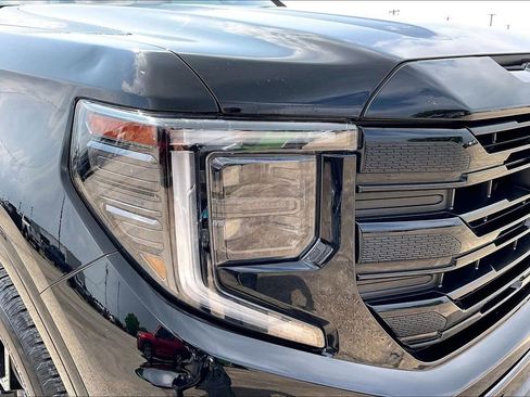 Used 2024 GMC Sierra 1500 Elevation w/ Elevation Premium Package RWD image 33