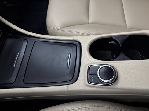 Used 2014 Mercedes-Benz CLA 250 image 28