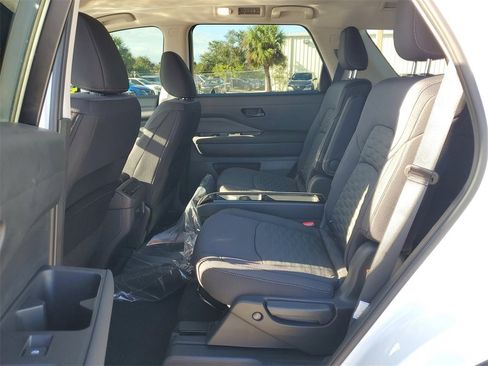New 2025 Nissan Pathfinder SV w/ SV Premium Package image 6