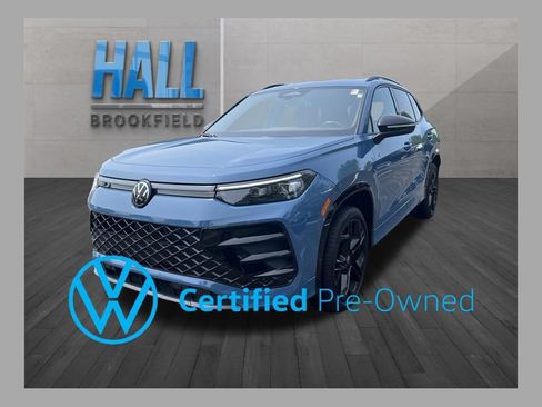 Certified 2026 Volkswagen Tiguan SE R-Line AWD/4WD image 1