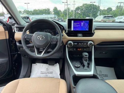 Used 2024 Toyota RAV4 XLE w/ Convenience Package AWD/4WD image 17