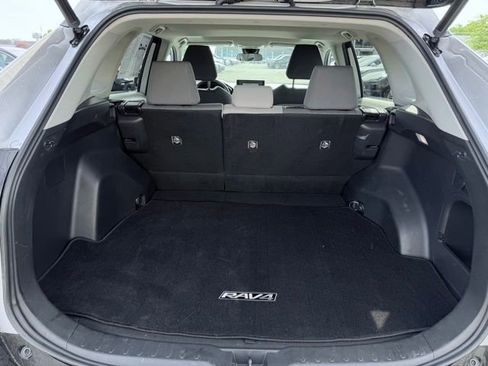 Used 2022 Toyota RAV4 XLE w/ Convenience Package AWD/4WD image 12