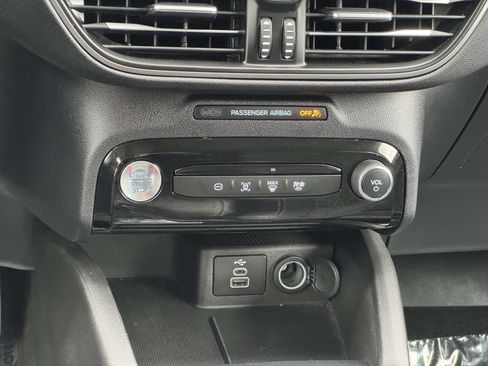 Used 2025 Ford Escape SE FWD image 11