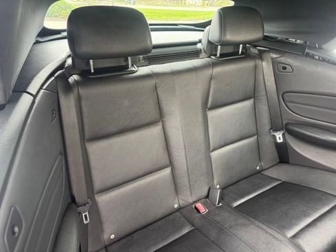 Used 2011 BMW 135i Convertible image 27