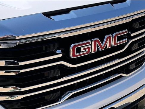 Used 2025 GMC Sierra 1500 SLT AWD/4WD image 32