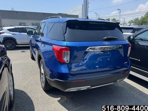 Used 2022 Ford Explorer XLT w/ Equipment Group 202A AWD/4WD image 7