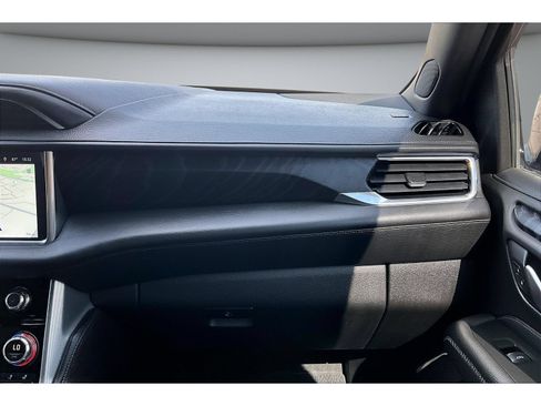 Used 2022 GMC Yukon XL Denali AWD/4WD image 47