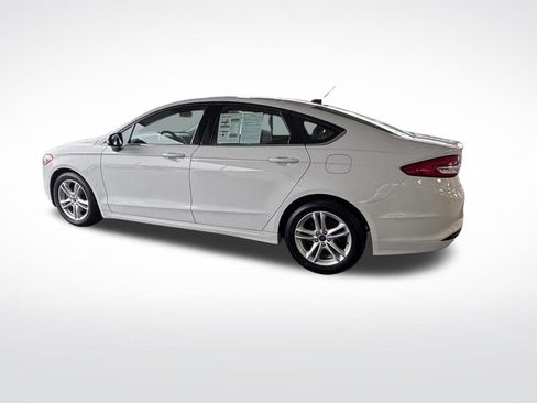 Used 2018 Ford Fusion SE image 3