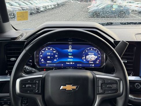 Used 2024 Chevrolet Silverado 1500 LT image 29