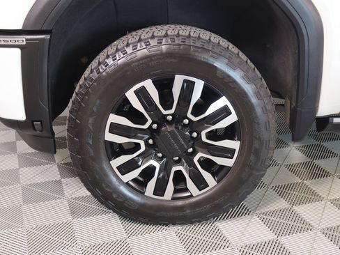 Used 2024 GMC Sierra 2500 Denali Ultimate AWD/4WD image 19