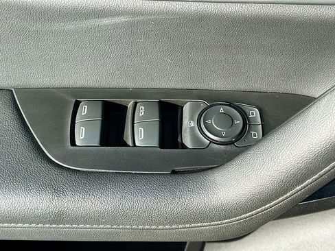 Used 2019 Chevrolet Blazer LT image 17