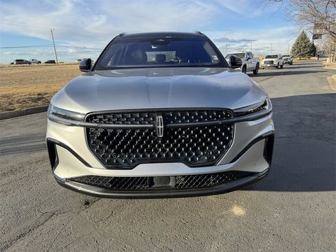 Used 2024 Lincoln Nautilus Reserve w/ Equipment Group 202A image 2