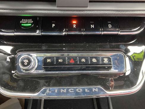 New 2025 Lincoln Corsair Reserve w/ Equipment Group 202A FWD image 24