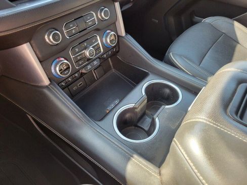 Used 2023 GMC Yukon XL SLT w/ SLT Premium Package RWD image 24
