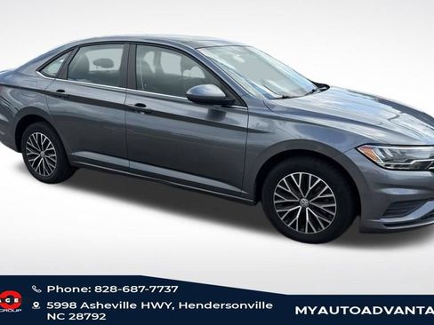 Used 2019 Volkswagen Jetta SE FWD image 4