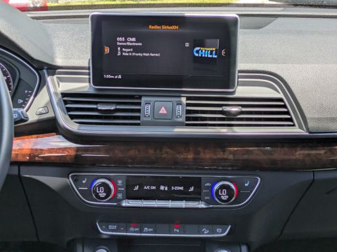 Used 2018 Audi Q5 2.0T Premium Plus AWD/4WD image 17