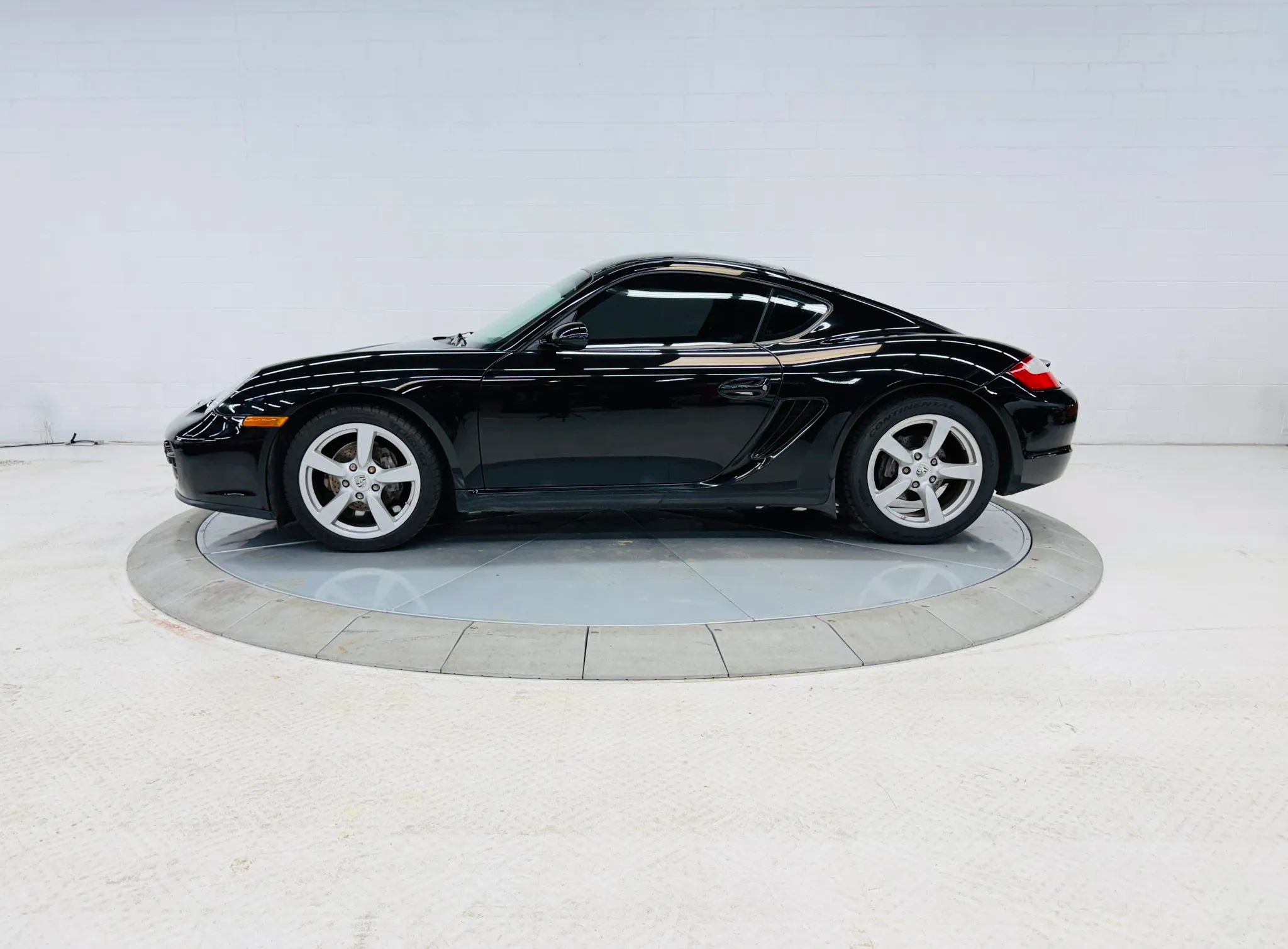 Used 2007 Porsche Cayman RWD image 1