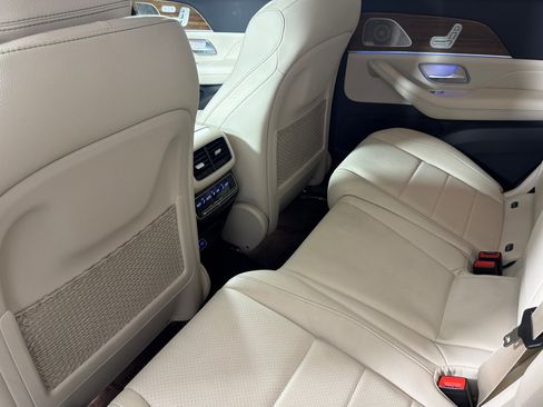 Used 2026 Mercedes-Benz GLS 450 4MATIC image 11