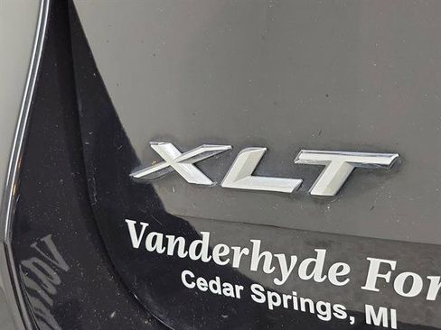 Used 2021 Ford Explorer XLT w/ Equipment Group 202A AWD/4WD image 6