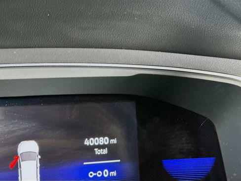 Used 2022 Volkswagen Tiguan SE image 19