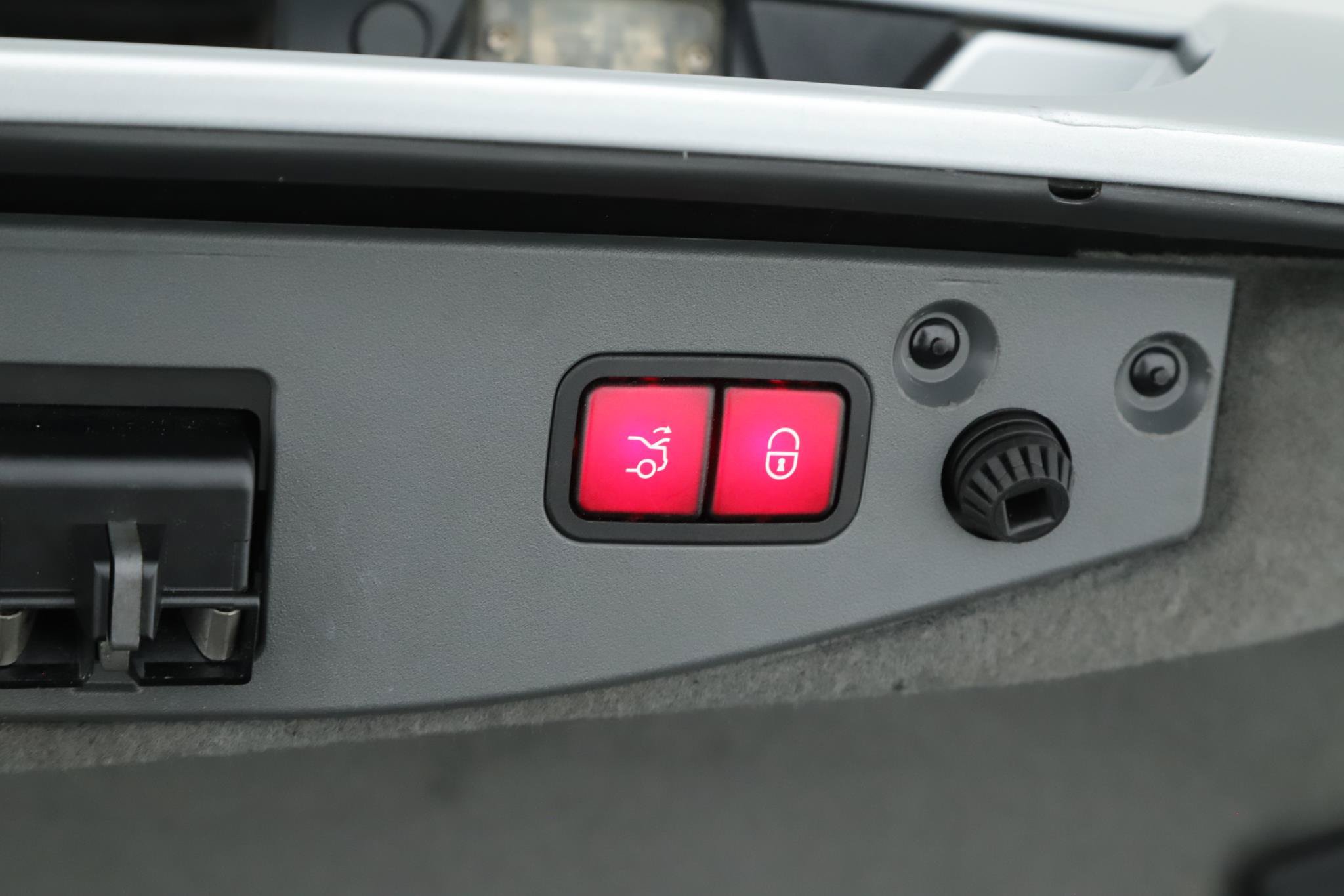 Used 2009 Mercedes-Benz SL 550 image 14