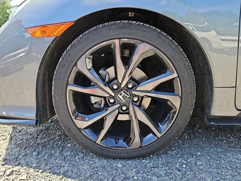 Used 2018 Honda Civic Sport Touring image 9