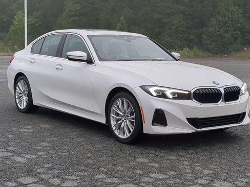 Used 2024 BMW 330i Sedan RWD image 2