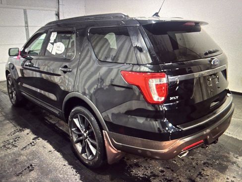 Used 2019 Ford Explorer XLT w/ XLT Sport Appearance Package image 5