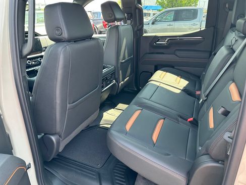 New 2026 GMC Sierra 1500 AT4 w/ AT4 Premium Package AWD/4WD image 8