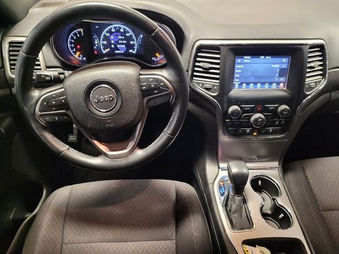 Used 2018 Jeep Grand Cherokee Laredo RWD image 22