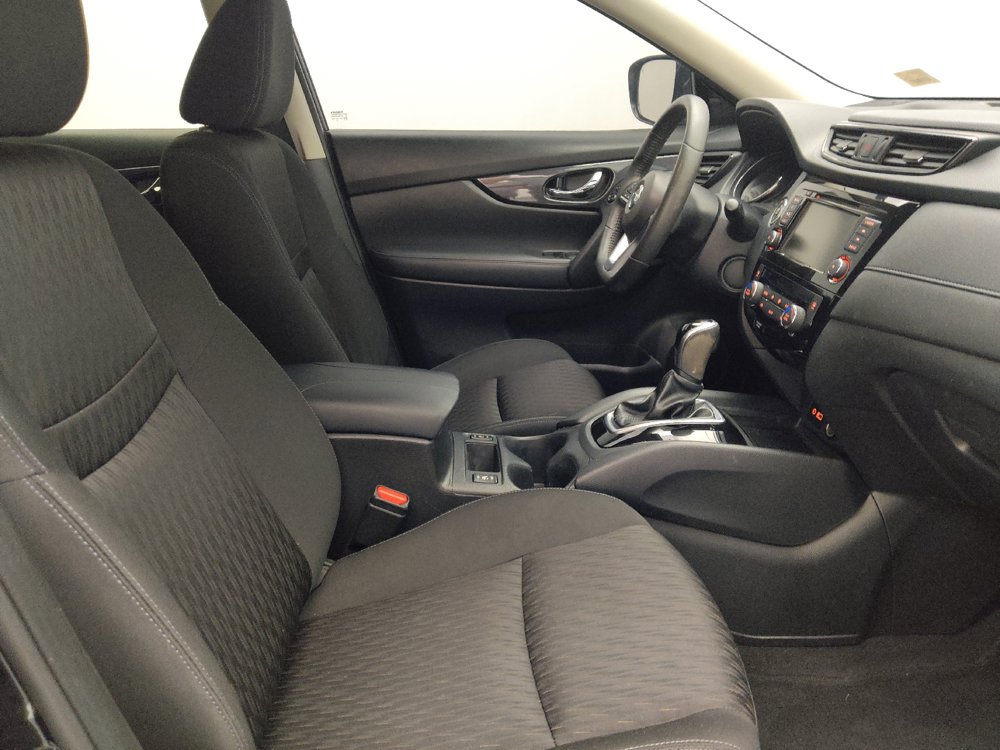 Used 2020 Nissan Rogue SV FWD image 21
